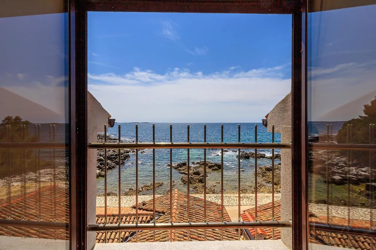 Cuvi Beach Apartments ロヴィニ 0*,  クロアチア
