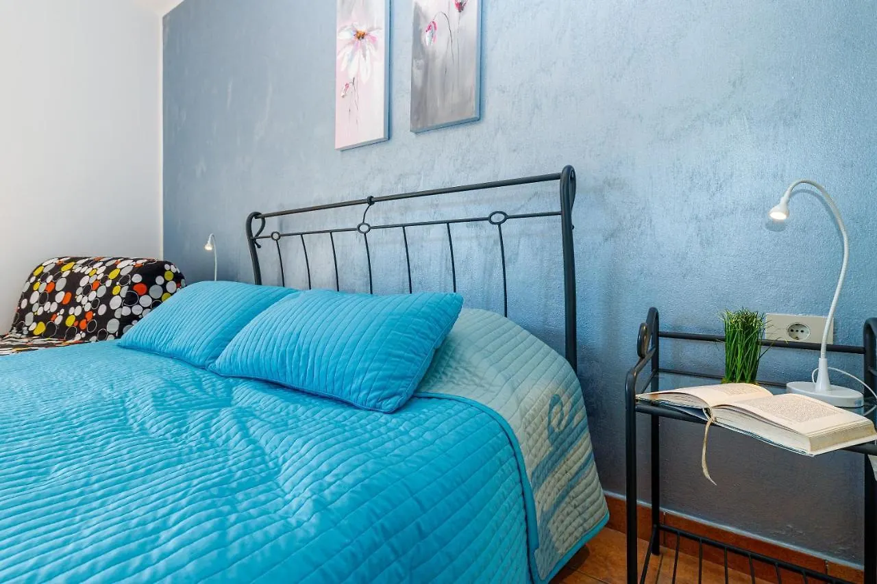 Cuvi Beach Apartments ロヴィニ