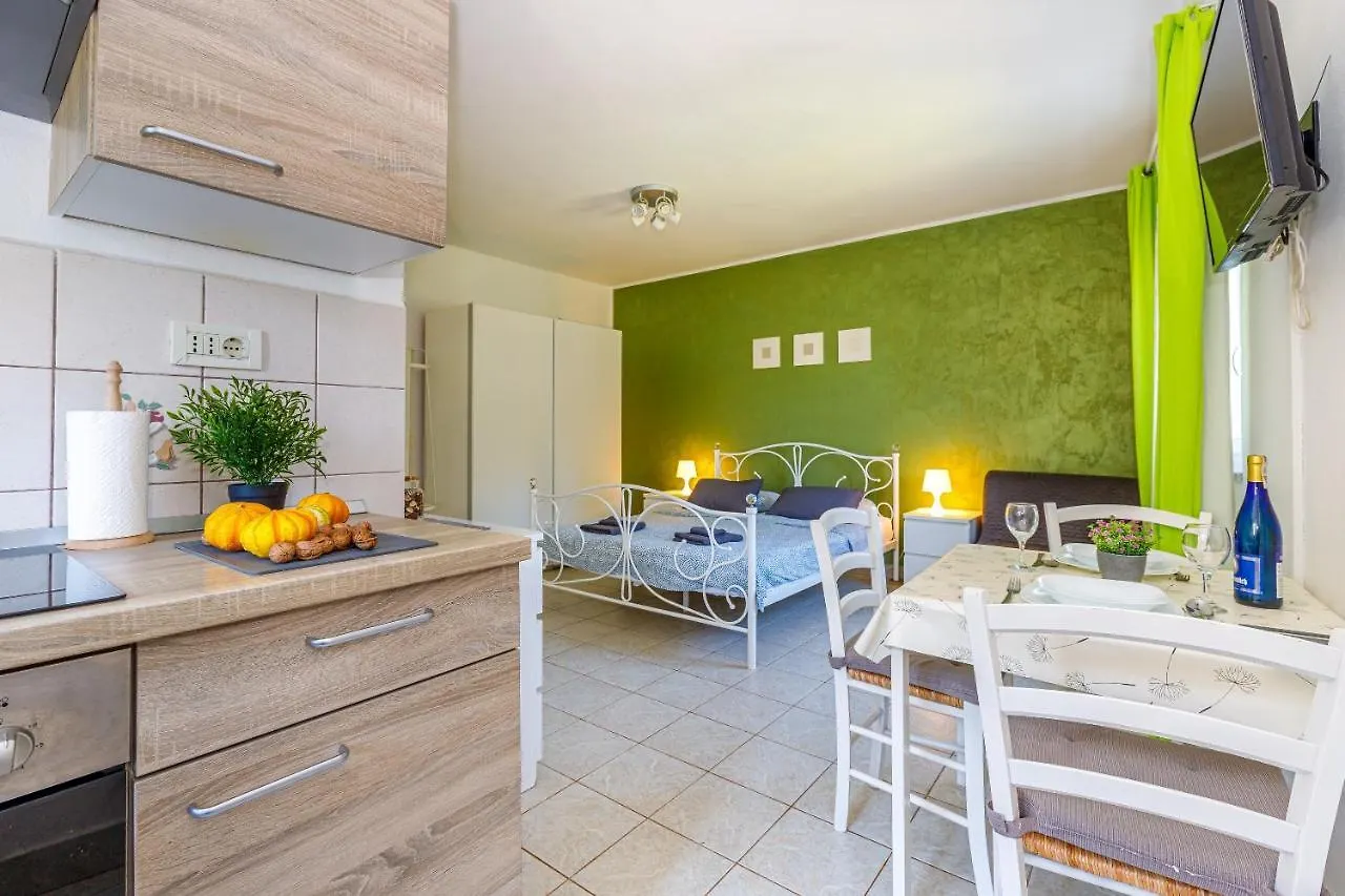 Cuvi Beach Apartments ロヴィニ クロアチア